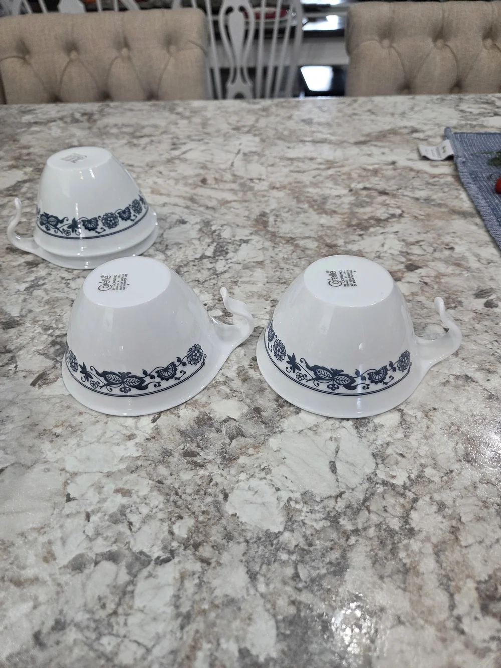 Vintage Corelle Old Town Blue Onion Tea Coffee Cup Hook Handle Set of 4